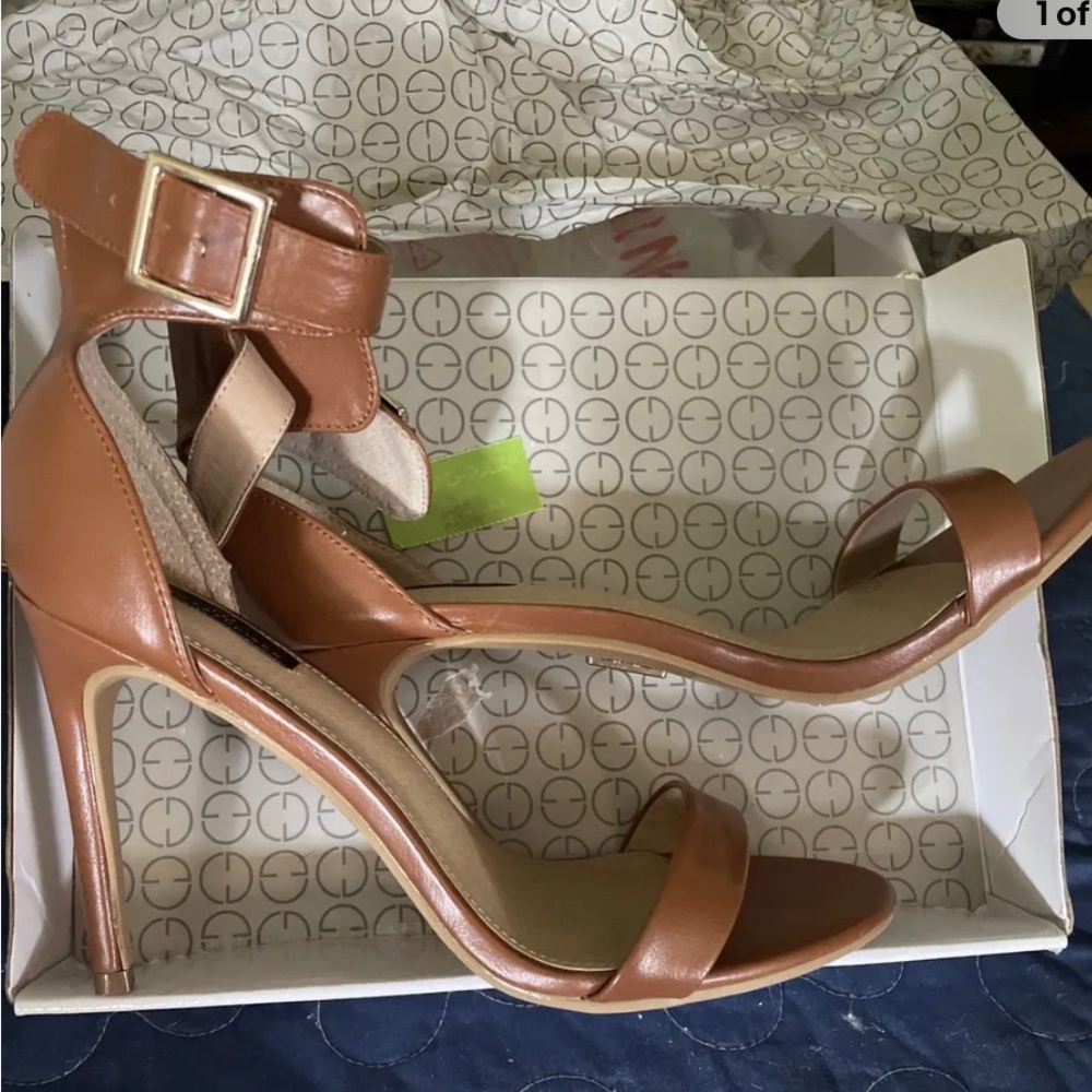 San Francisco Womens Tan Ankle Strap 4inch Heels Size 8 Sandals Gold